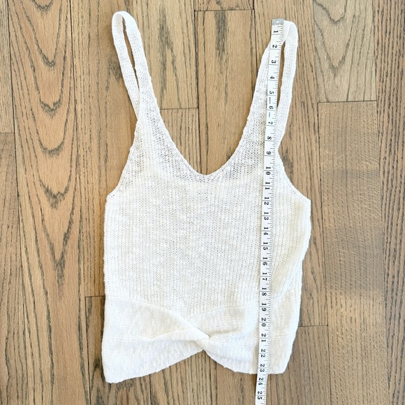 Love Tree Women’s White Crochet Sweater Knit Twist Front Tank Top Size Medium - Picture 5 of 9